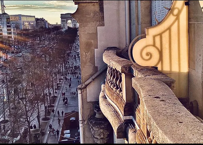 Lägenhet Signature Balcony Elysees *