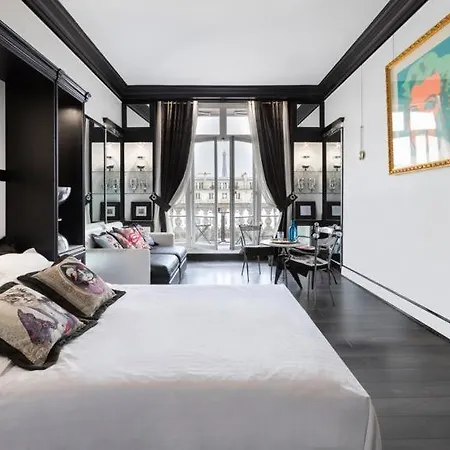 Apartament Signature Balcony Elysees Paryż